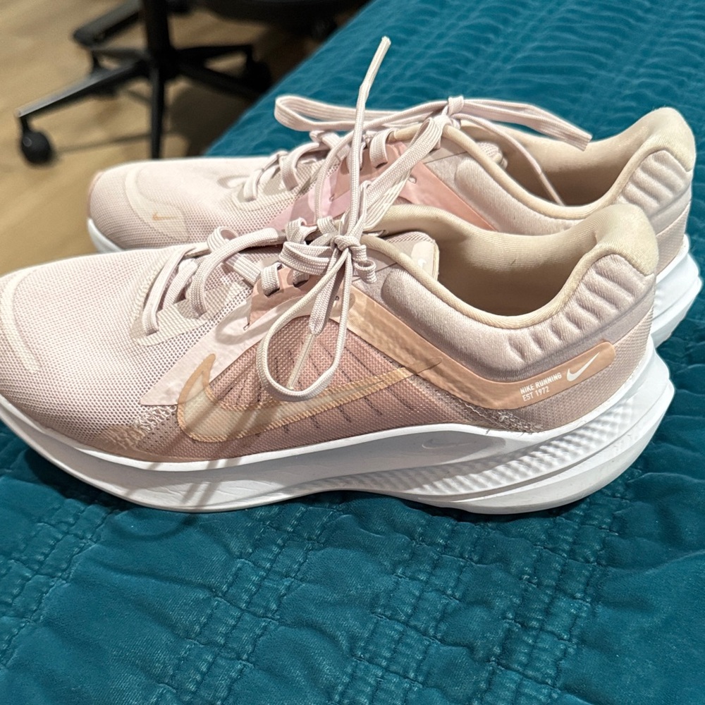 Nike Running Shoes Pink White Size 8 Women’s